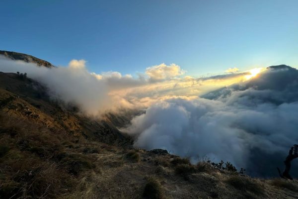 Rinjani Trekking Crater Rim View