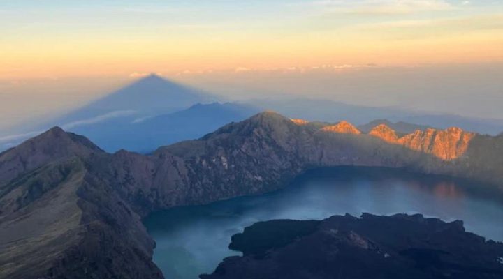 Rinjani Trekking Mountain Landscape