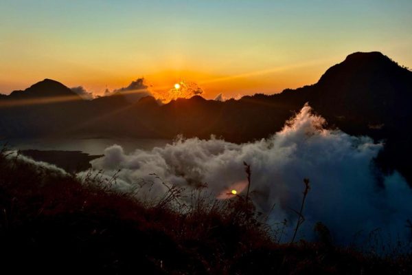 Rinjani Trekking Sunrise Summit